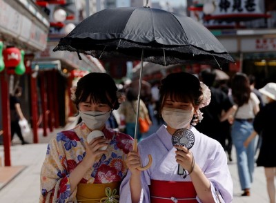 Heatwave pushes temperatures above 35 Celsius across Japan   